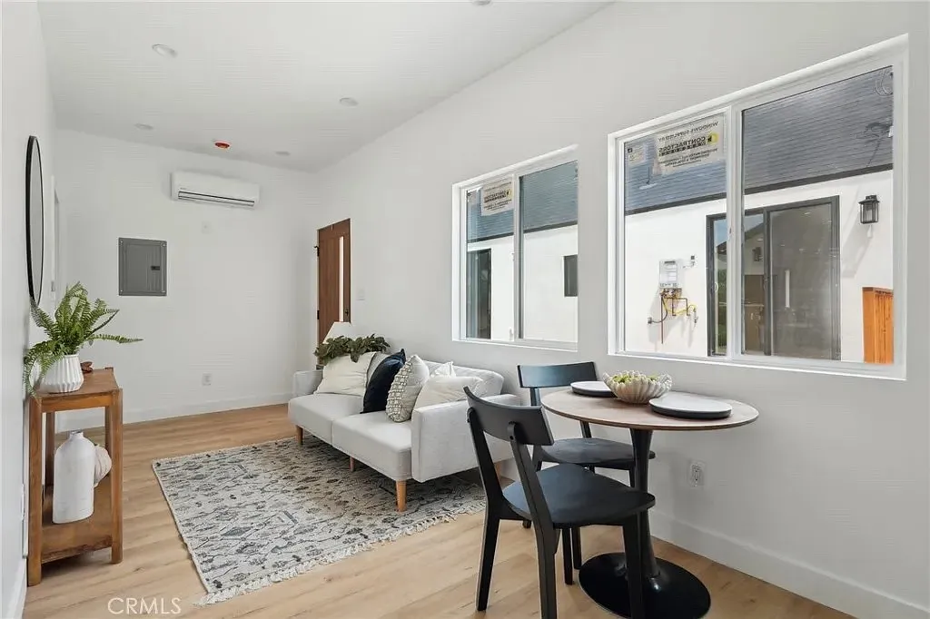 1 bed, 400 sqft, $2,195 — Photo 4
