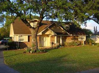 5240 Whitaker St, Groves, TX 77619