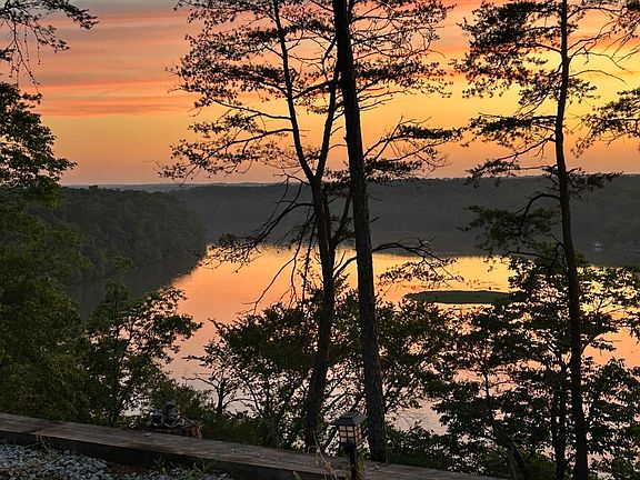 3rd image of 219 Pine Ridge Rd