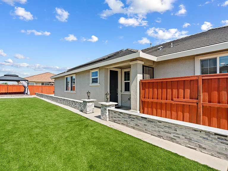 933 Tern Dr — Photo 5