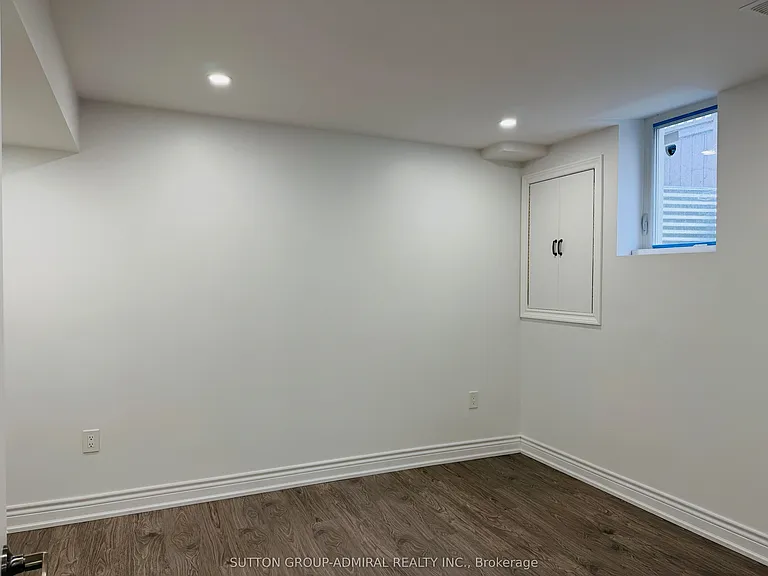 1 Gordon Landon Dr — Photo 17
