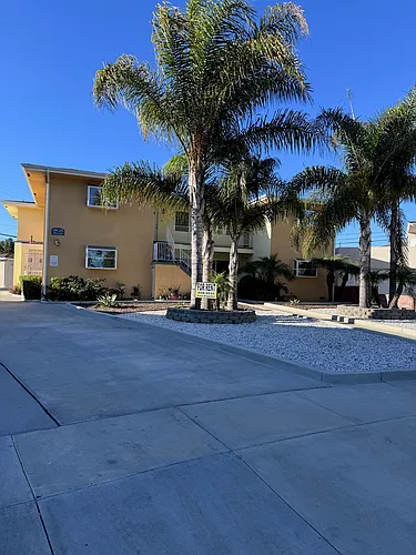 203 Wesley Ave Photo 1