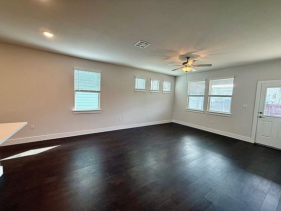 4th image of 15705 Oglethorpe Dr
