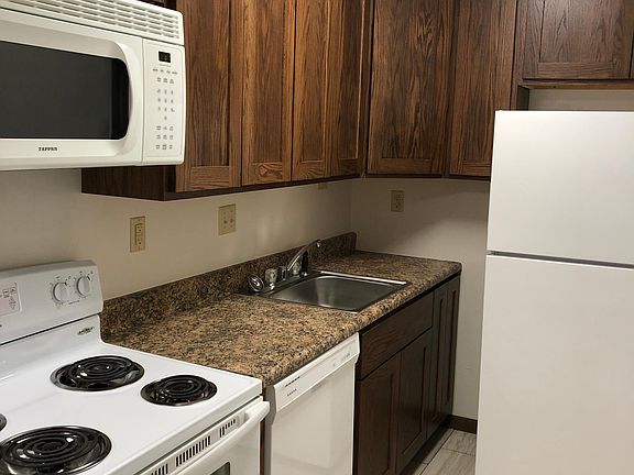 4th image of 906 Wilkes Blvd #C
