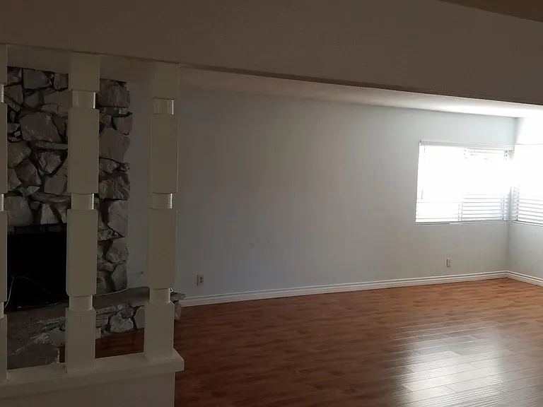 721 N Mountain View St — Photo 10