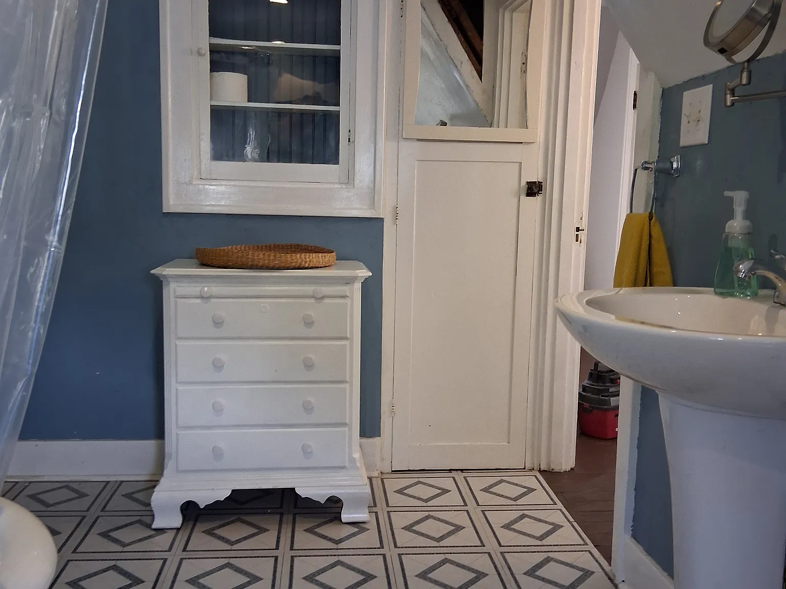 940 E Main St — Photo 3