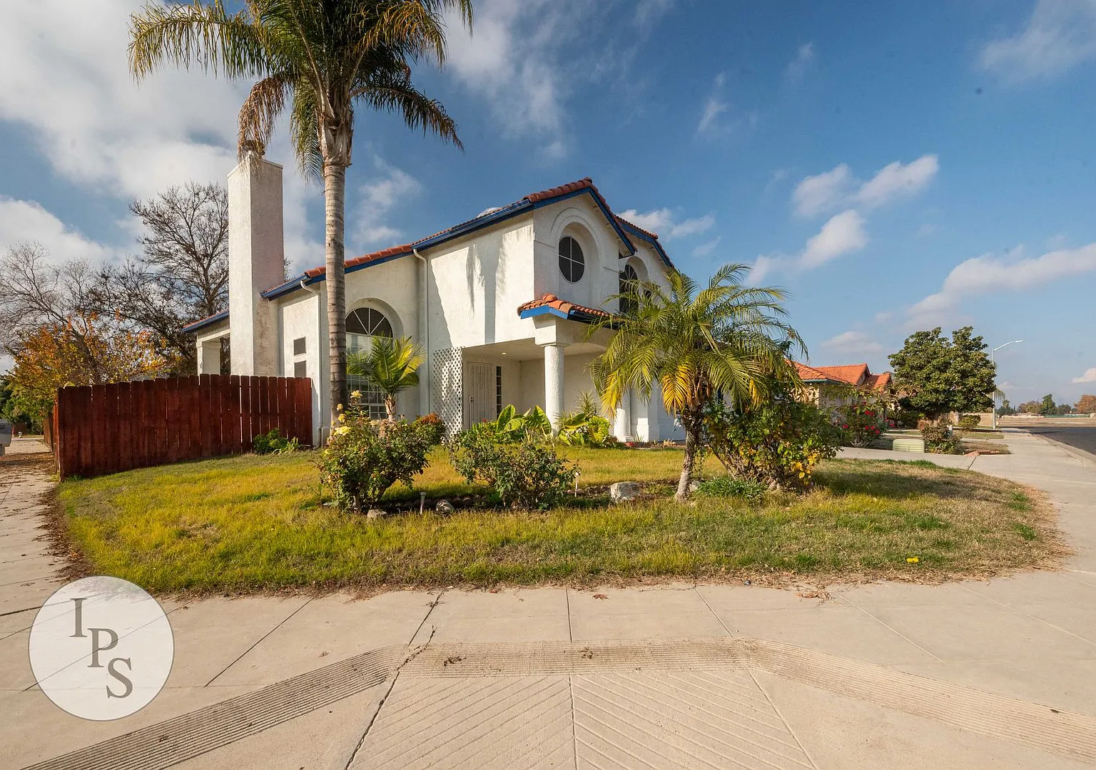 Clovis Eastside Home, 3BR/2.5BA, Built 1994 - Lots of Amenities! — Photo 1