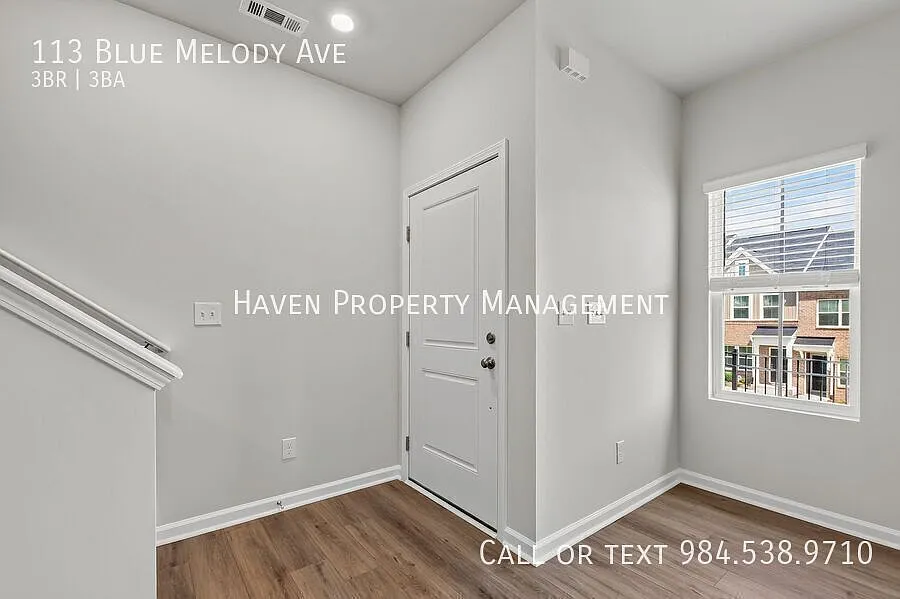 Charming 3-Bedroom Townhome in Renaissance at White Oak! — Photo 4