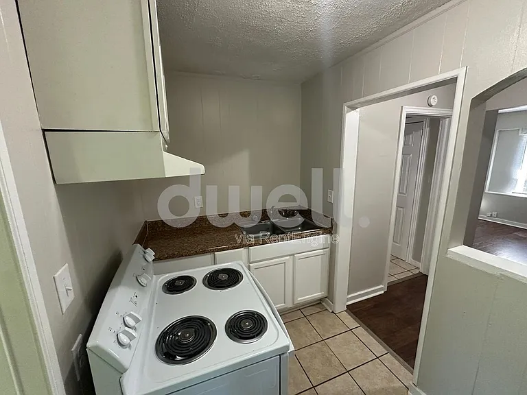 2235 Woodward Ave — Photo 7