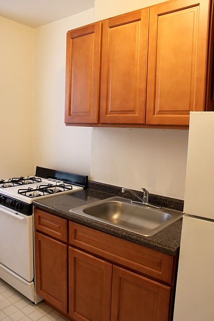 Typical Ayers Manor kitchen