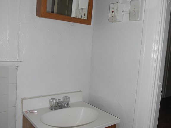 5th image of 49 Johnson Park APT 6