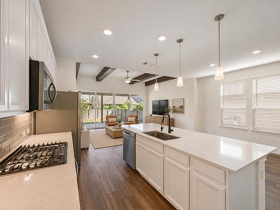 3rd image of 301 Harbors Ln