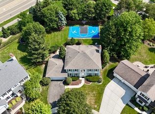 335 Pinecrest Ct, Aurora, IL 60502