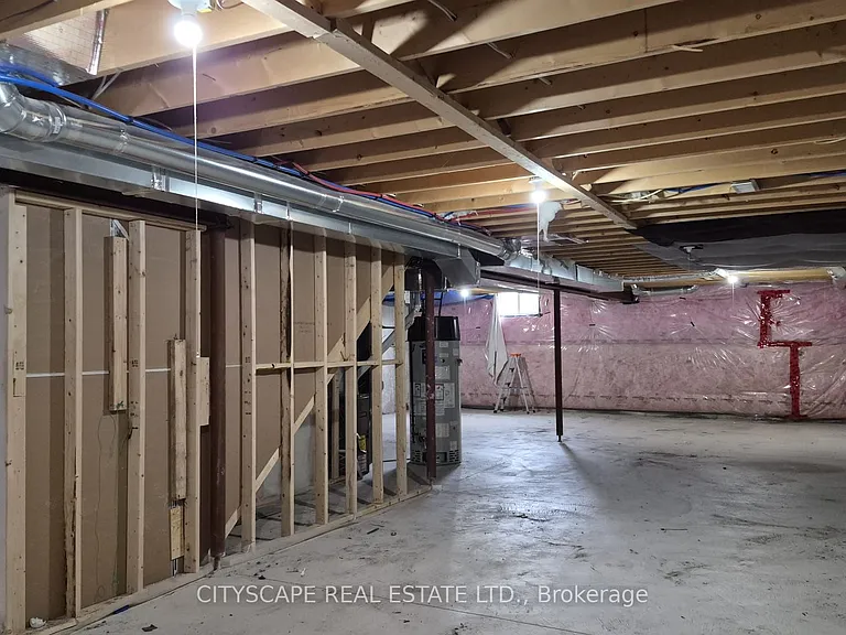 550 Grey St #28 — Photo 33