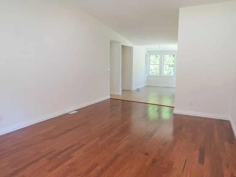 25218 SE 31st Pl — Photo 4