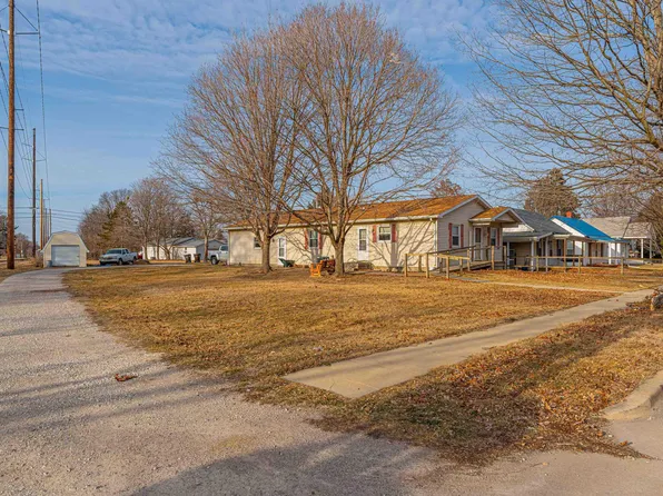 1109 N Logan St, Lincoln, IL 62656