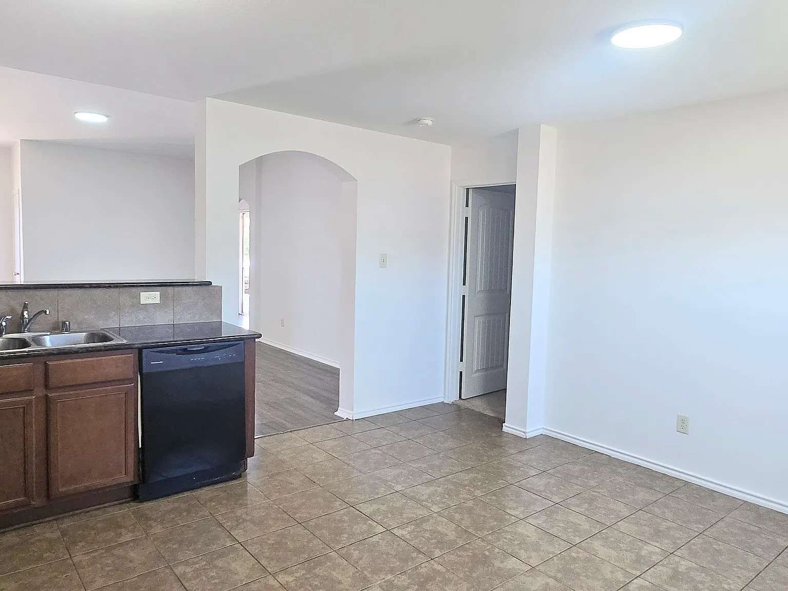 4 bed, 1645 sqft, $1,850 — Photo 4