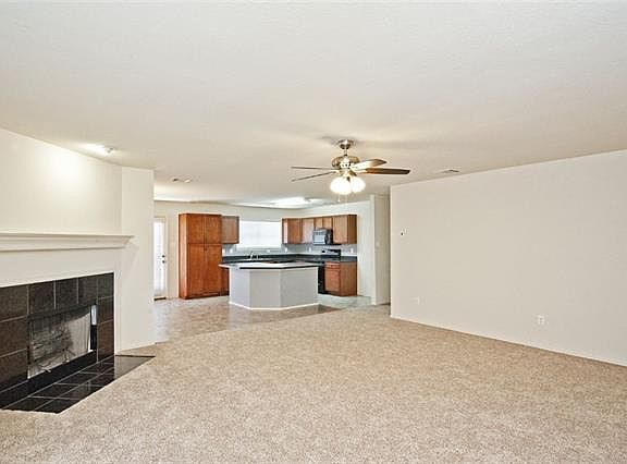 3rd image of 8520 Star Thistle Dr
