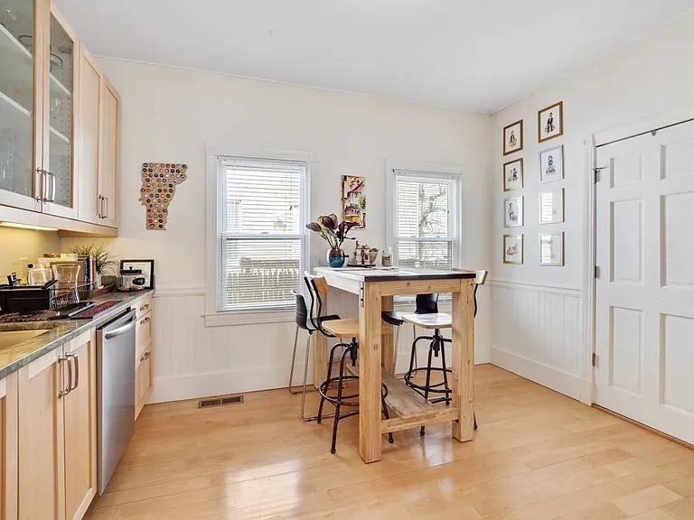 52 Waterhouse St #52 — Photo 7