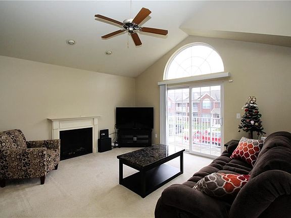 4th image of 27021 Carrington Pl