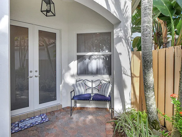 6609 NW 24th Ave — Photo 7