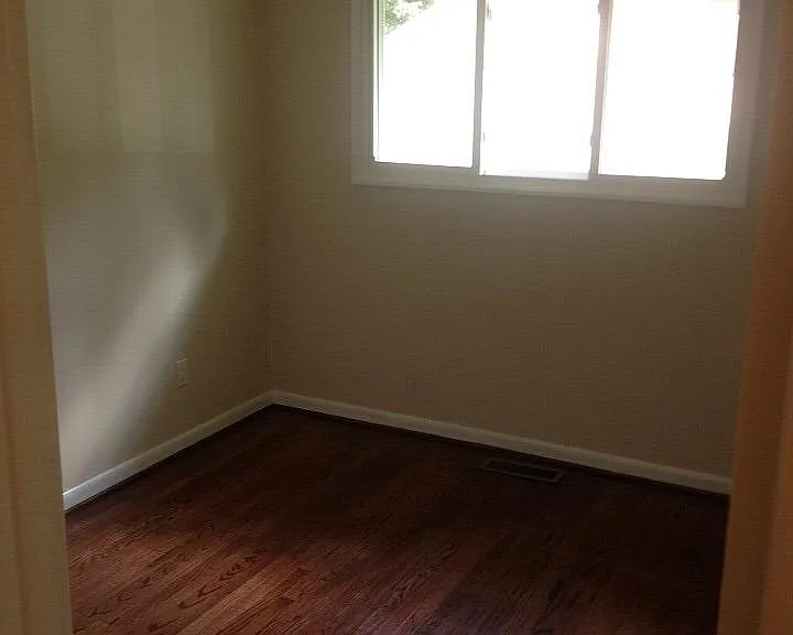 405 Garwood Dr — Photo 9