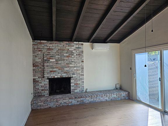 4th image of 1349 Roycroft Ave