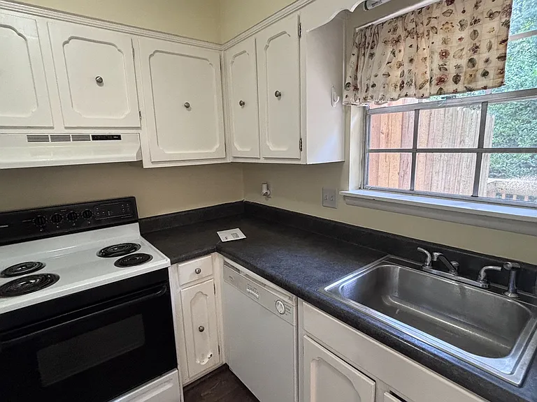 2643 Southbury Cir — Photo 10