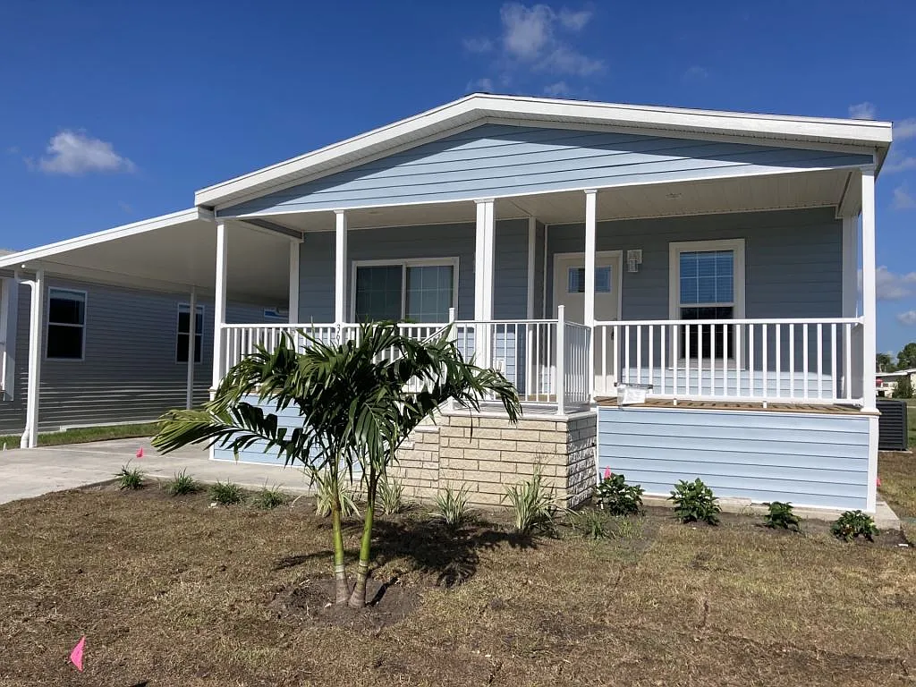 3 bed, 2.0 bath, 1456 sqft, $1,599 — Photo 1