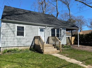 33 Ann Rd, Mastic Beach, NY 11951