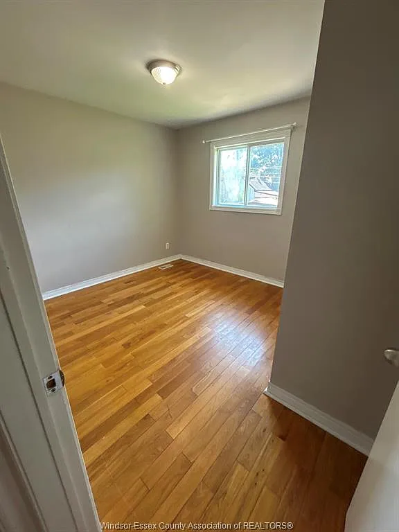 5 bed, $2,350 — Photo 4