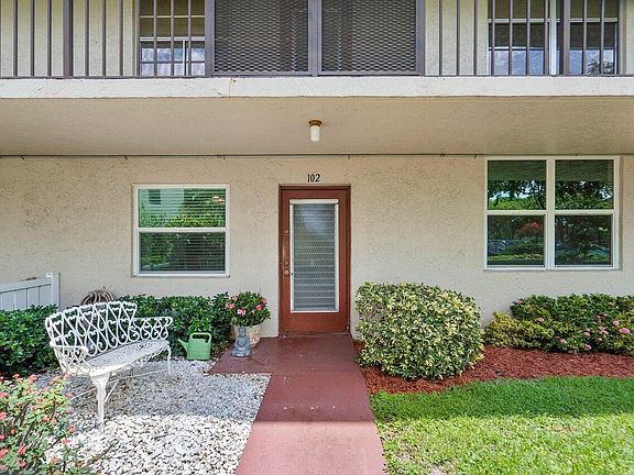 3rd image of 26 Abbey Lane #102