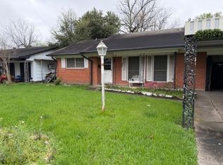 335 Red Ripple Rd, Houston, TX 77091