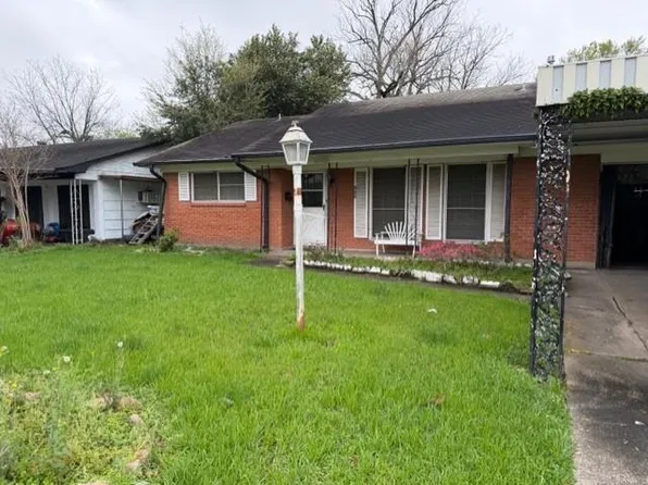 335 Red Ripple Rd, Houston, TX 77091