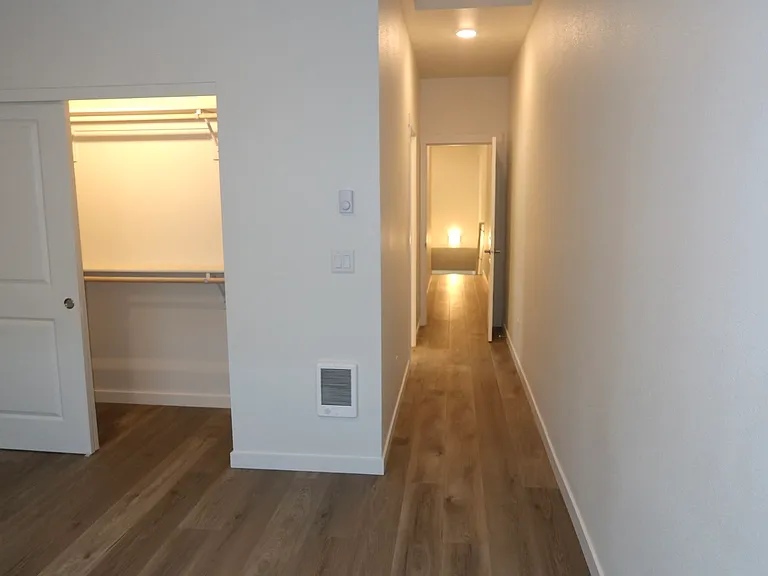 723 Elkins Way SE — Photo 30