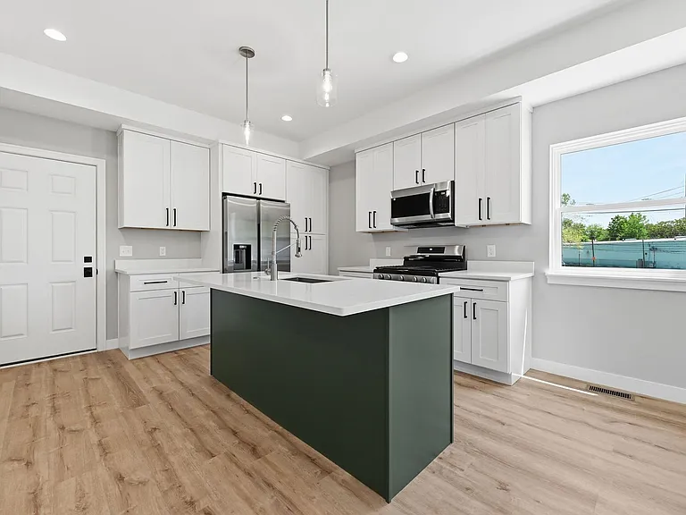 4728 Walworth Ave — Photo 8