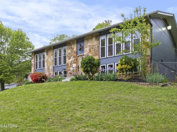 8907 Farne Island Blvd, Knoxville, TN 37923