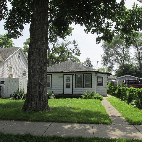 1st image of 9823 Melvina Ave