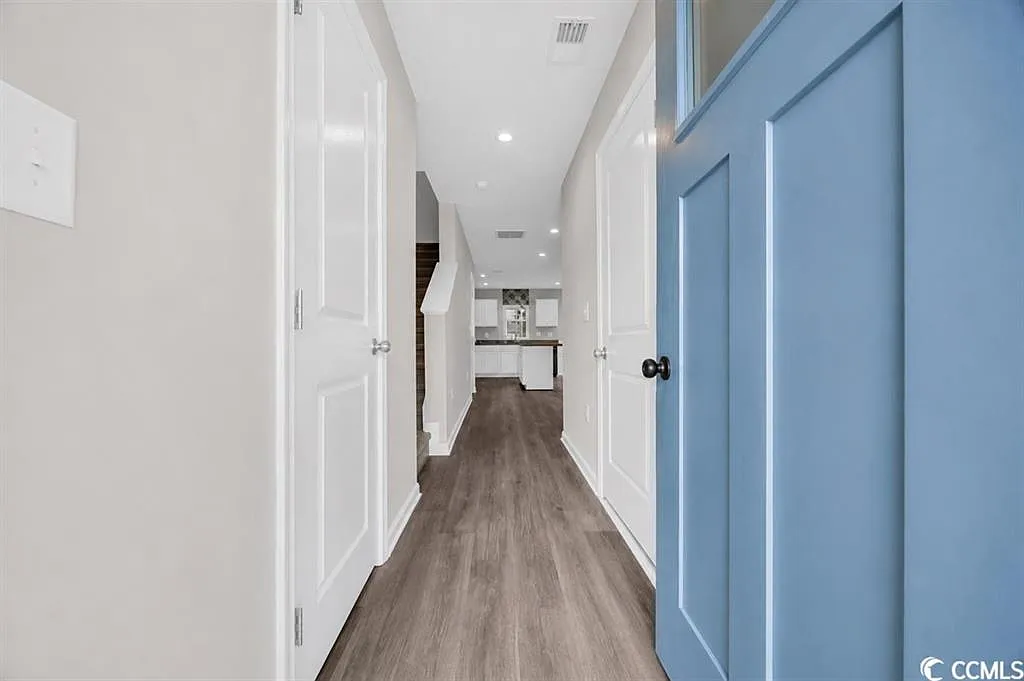 3 bed, 2.5 bath, 1442 sqft, $1,850 — Photo 2
