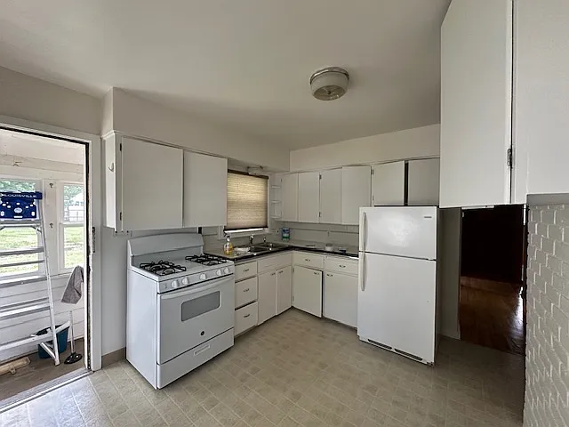 708 Barton Dr — Photo 10