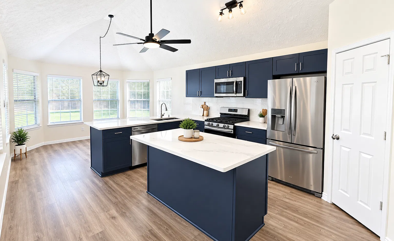 3 bed, 1583 sqft, $2,100 — Photo 1