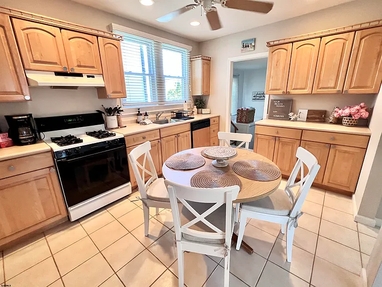 7407 Ventnor Ave — Photo 27