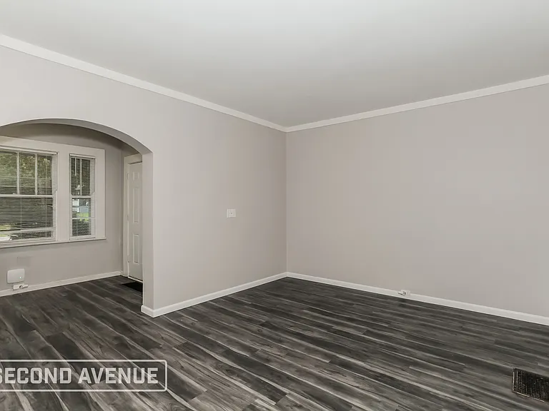 3302 Broadwell Ave — Photo 3