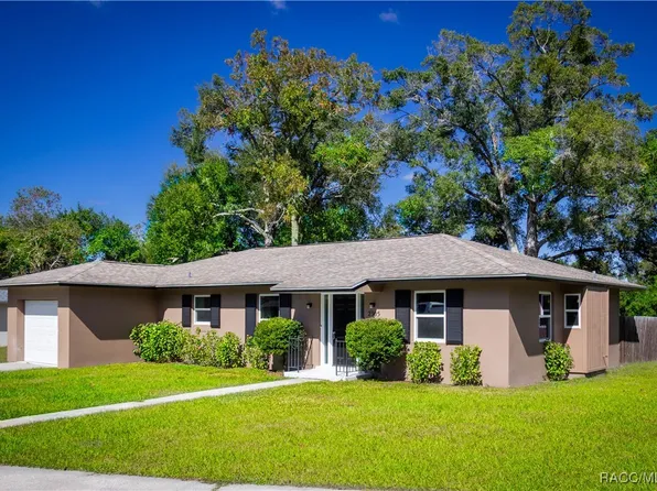 2305 W Nautilus Dr, Citrus Springs, FL 34434