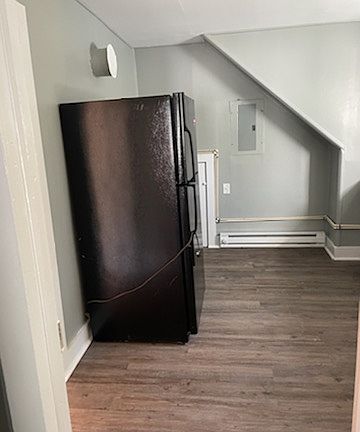 4th image of 406 Charlotte St #B-a
