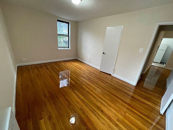 3rd image of 14018 Burden Cres APT 108