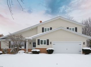 6405 Ely Vista Dr, Parma, OH