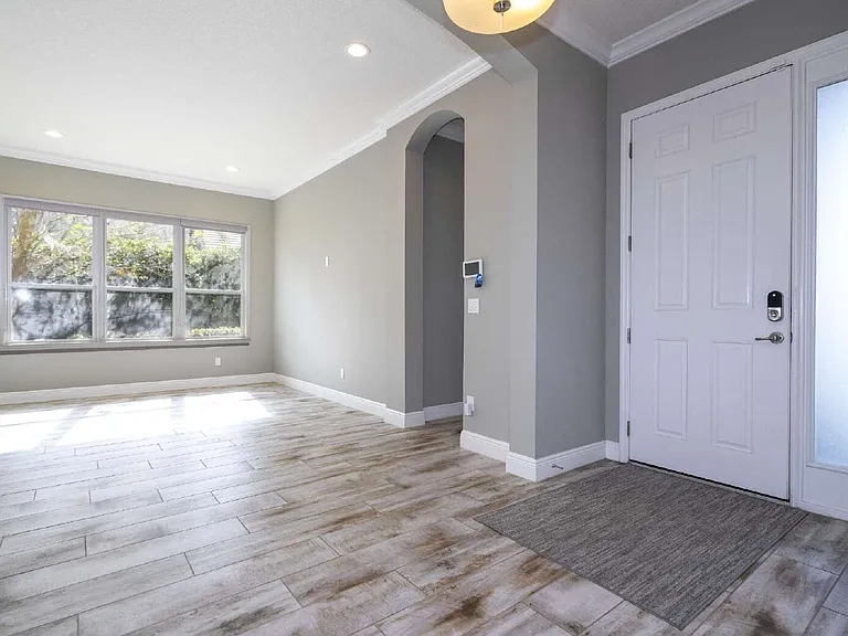 7573 Green Mountain Way — Photo 6