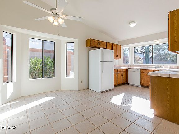 4th image of 2521 W Tenbrook Way
