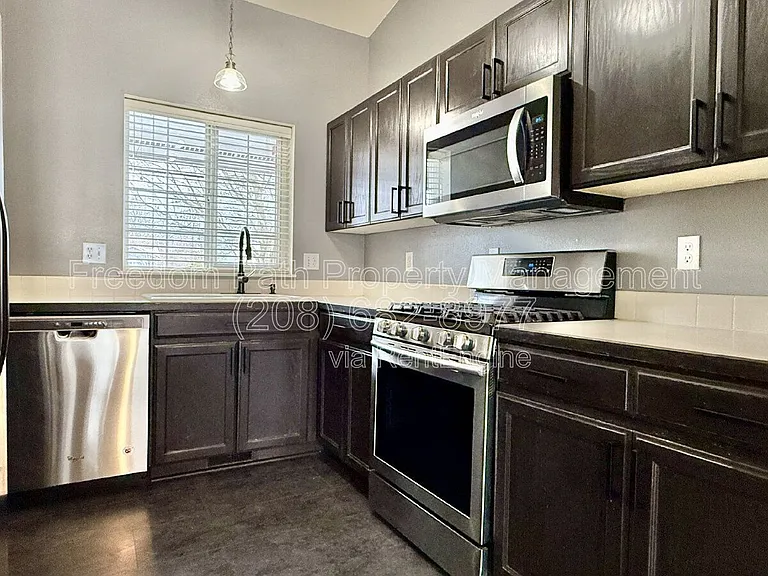 1382 W Tanager Ave — Photo 10